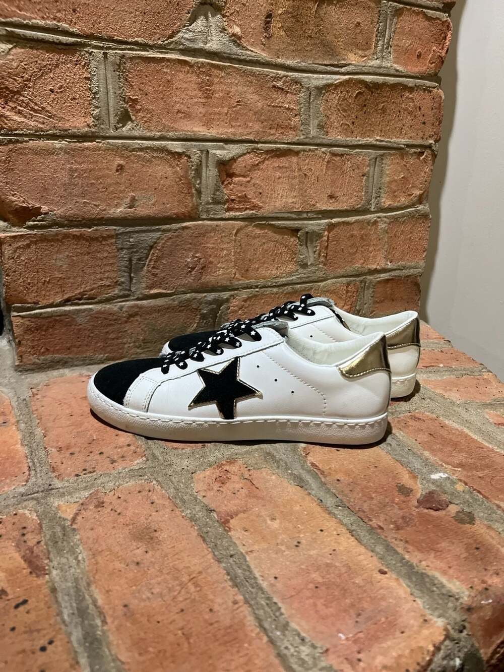 Vintage Havana Bianca White and Black Star Sneakers with Gold Heel